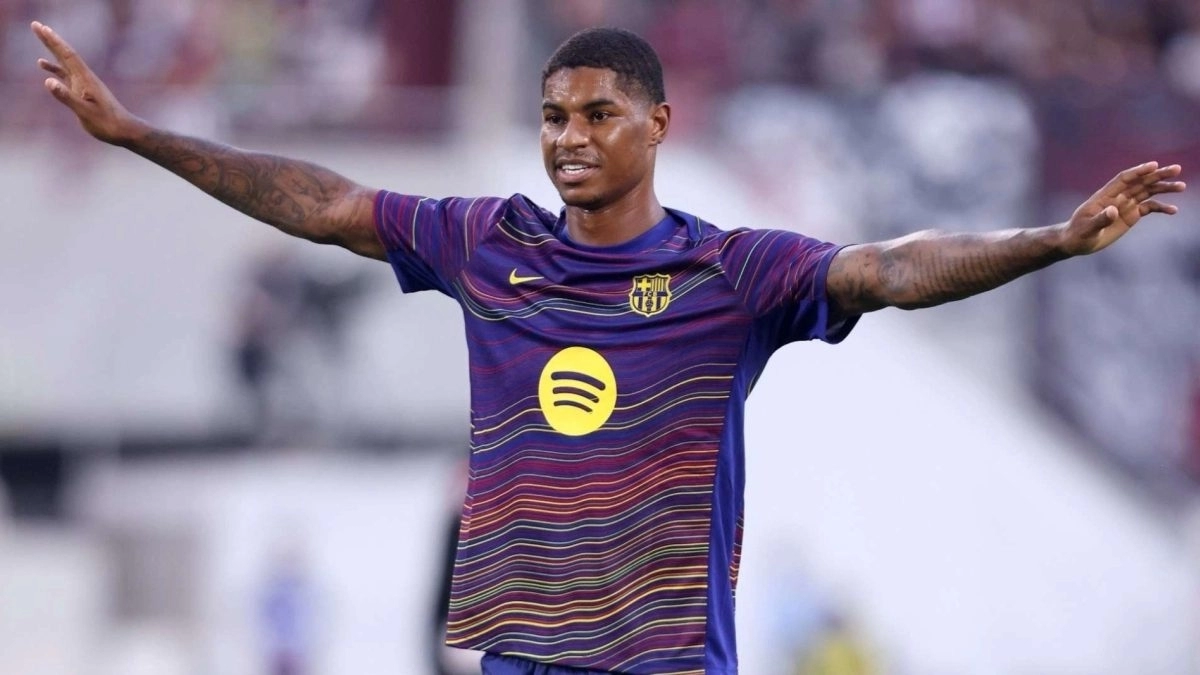 Marcus Rashford during a warm-up with Barcelona.