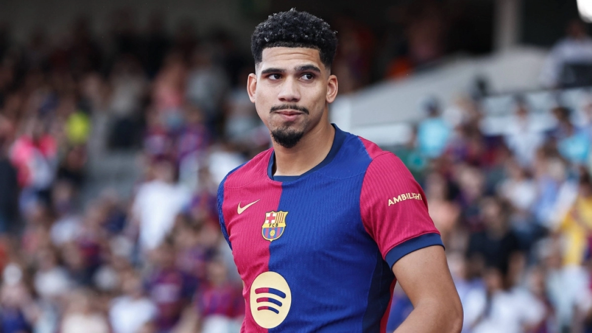 El FC Barcelona recibe una oferta de 35 millones por Ronald Araujo | transfermarkt