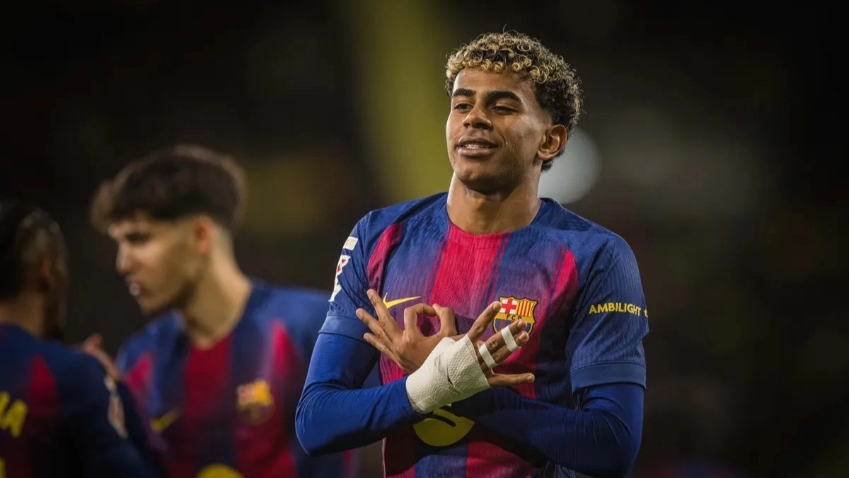 Lamine Yamal celebra un gol con el Barcelona