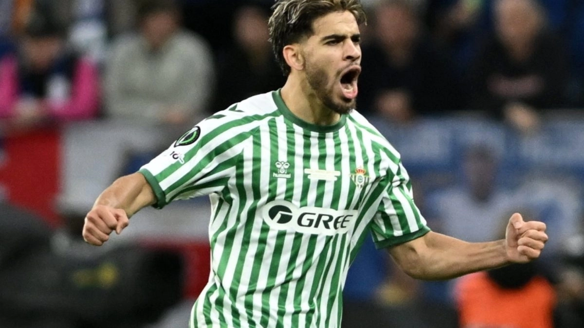 Ez Abde celebra un gol anotado con el Real Betis