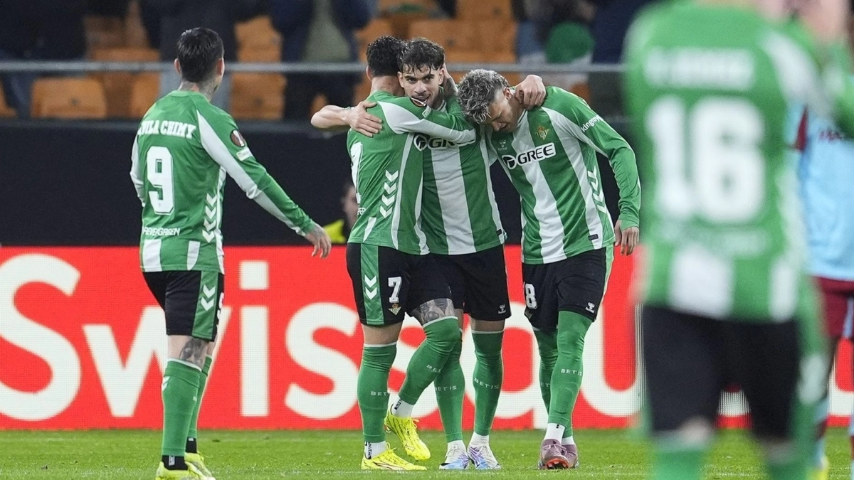 Fábio Silva vuelve a la agenda del Betis / Eldesmarque