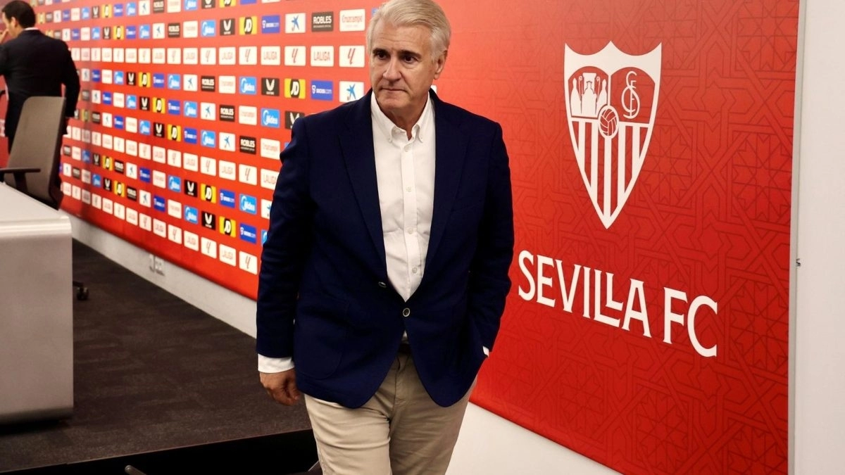 <p>Antonio Cordón, sports director of Sevilla</p>