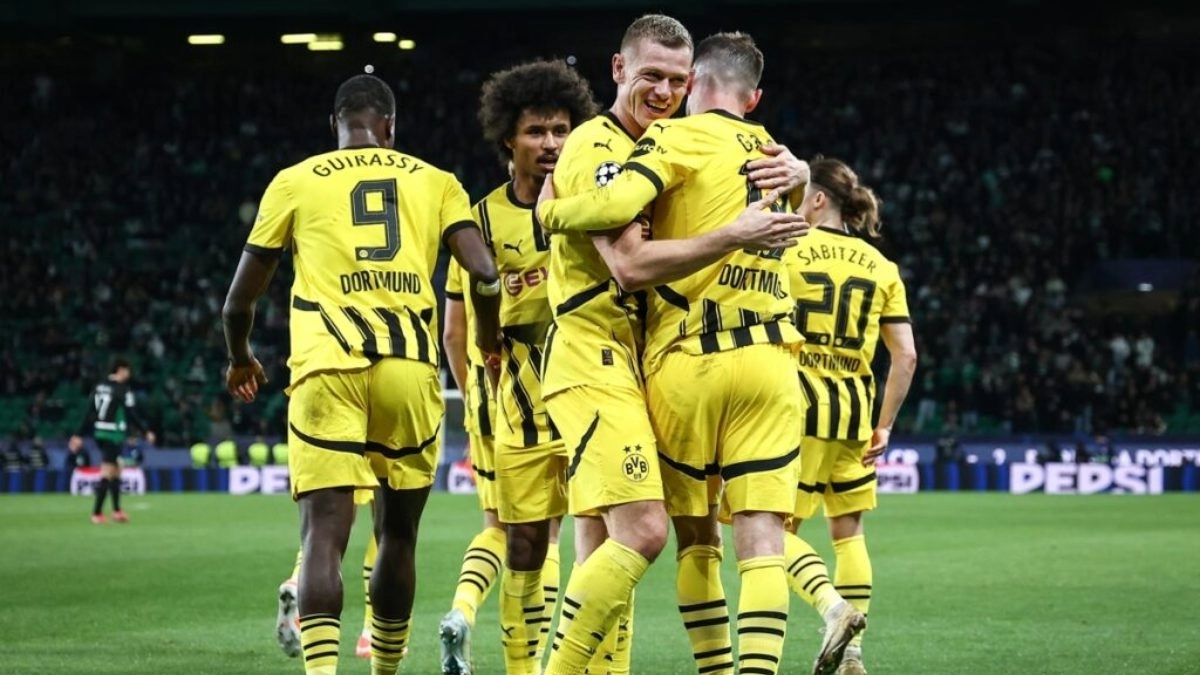 Los jugadores del Borussia Dortmund celebran un gol