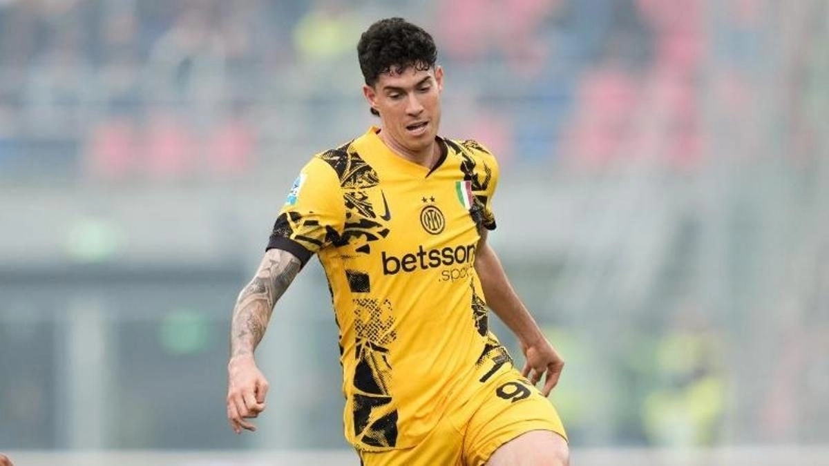 Alessandro Bastoni, Inter Milan's center-back.