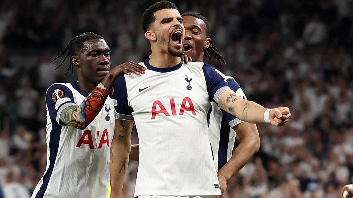 Los jugadores del Tottenham celebran un gol