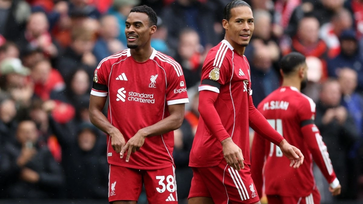 Los jugadores del Liverpool celebran un gol