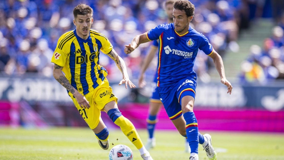 Luis Milla durante un Getafe - Real Oviedo