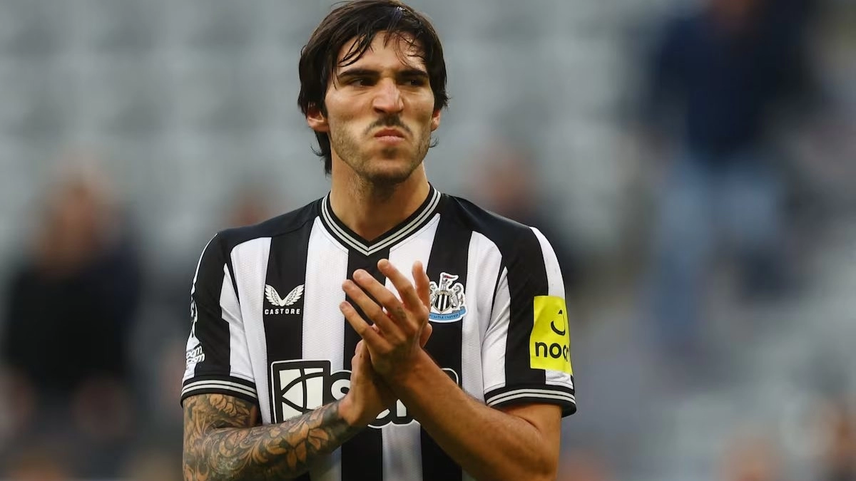 Sandro Tonali tras un partido con el Newcastle