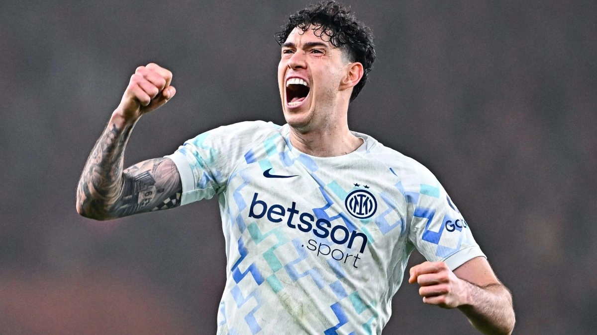 Alessandro Bastoni celebrates a goal with Inter Milan
