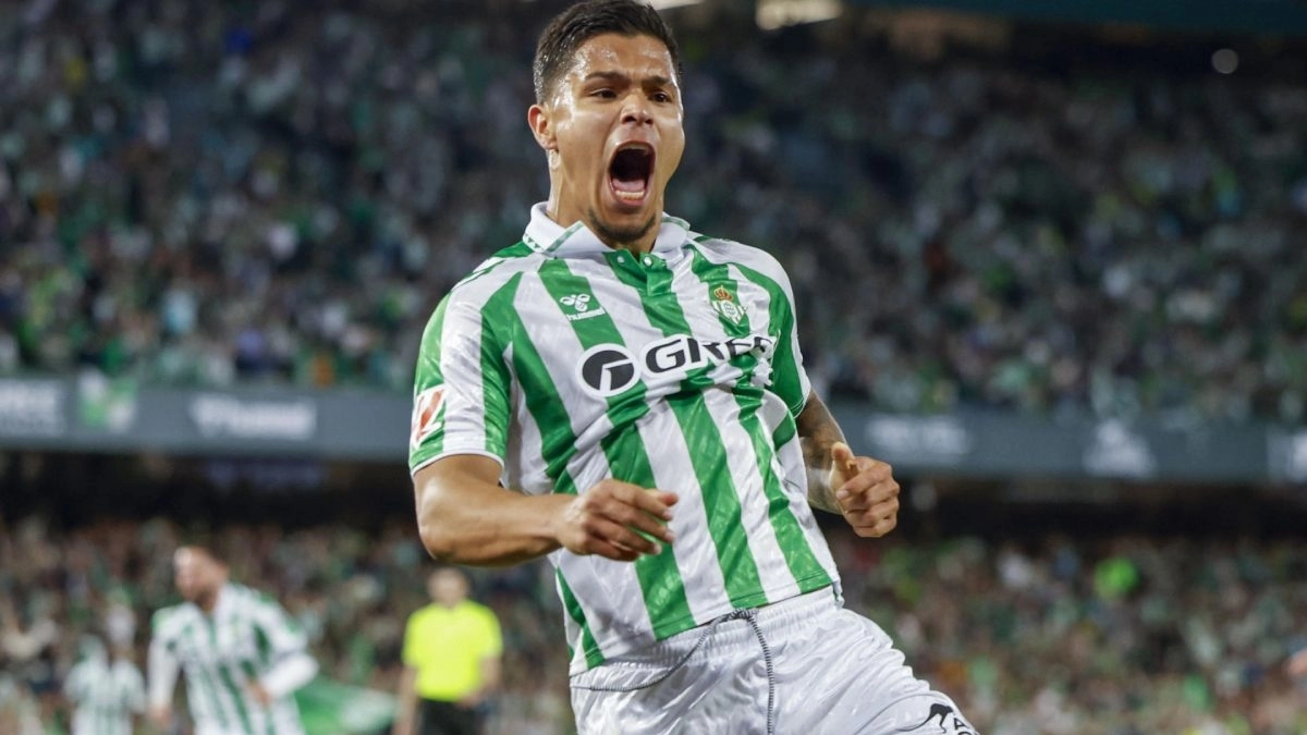 Cucho Hernández celebrates a goal with Real Betis