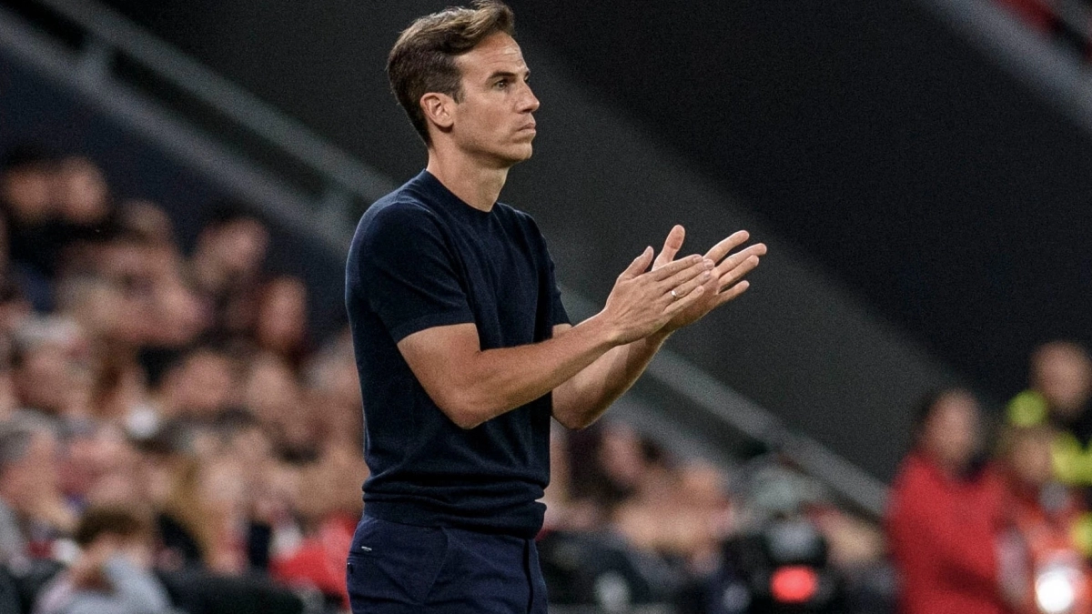 El Villarreal ficha a Íñigo Pérez y provoca un baile de entrenadores en primera