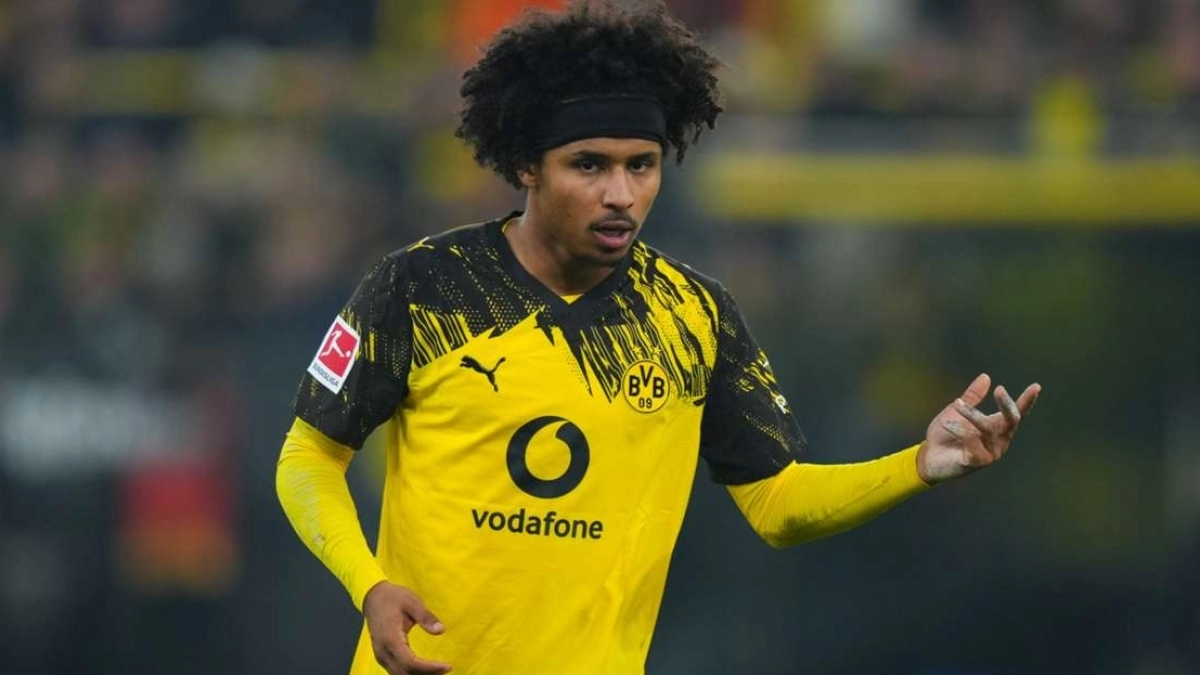 El Borussia escucha ofertas por Adeyemi / FotMob