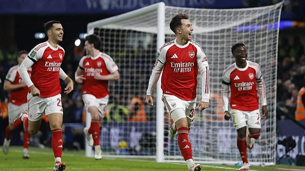 Los jugadores del Arsenal celebran un gol