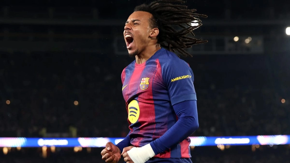 Jules Koundé celebra un gol anotado con el Barcelona