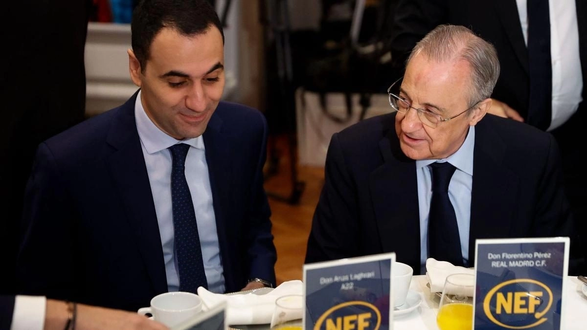 Anas Laghrari alongside Florentino Pérez