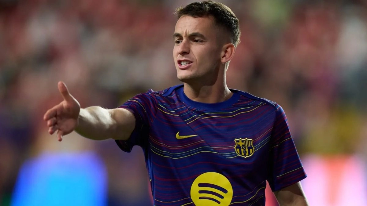 Marc Casadó antes de un partido con el Barcelona