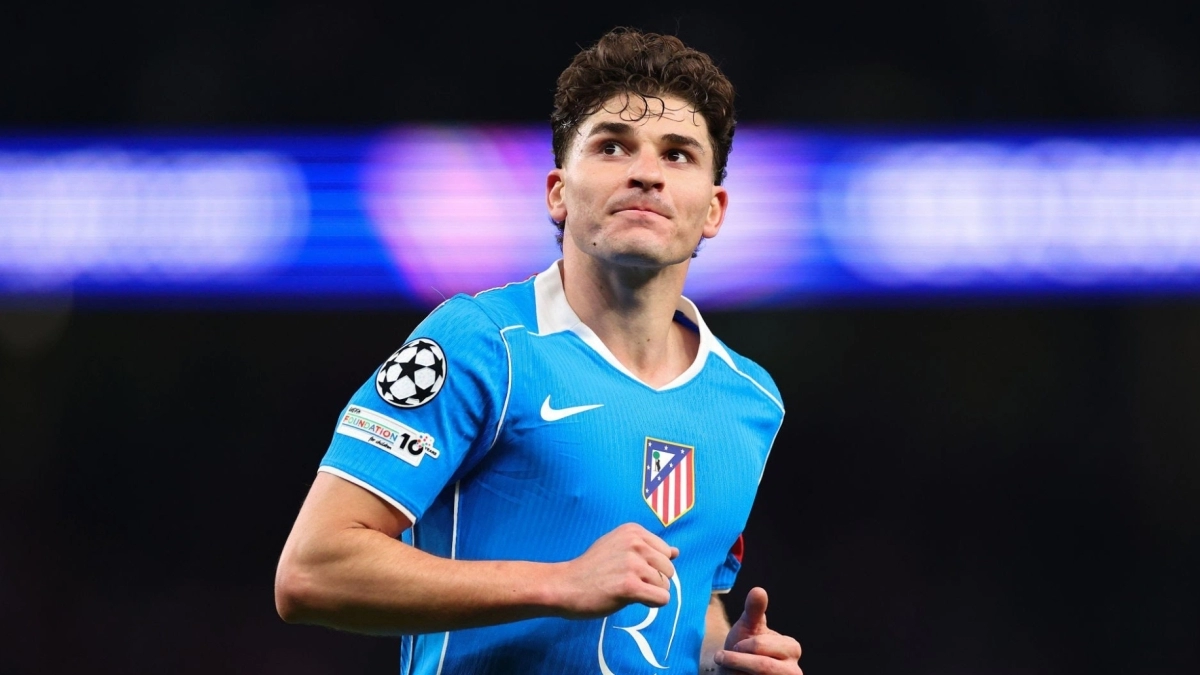 El PSG lanza su primera oferta por Julián Álvarez