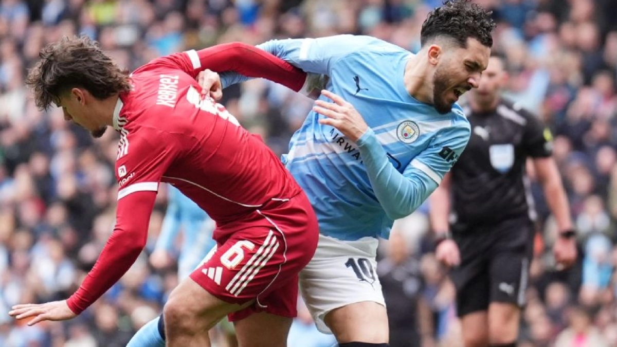 Liverpool prepara un fichaje de 45 millones para reforzar su defensa | ESPN