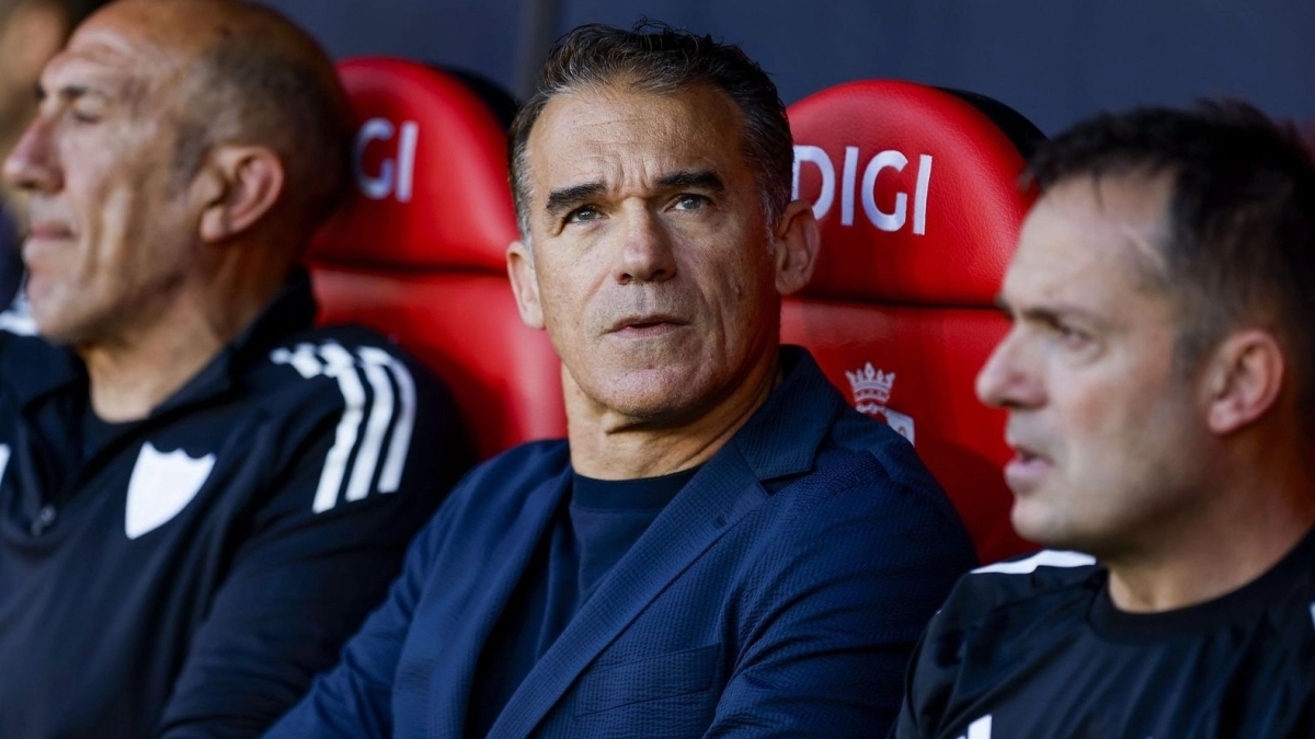 Sevilla FC is considering dismissing Luis García Plaza in the next few hours