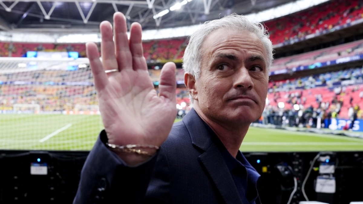 <p>The Premier League calls for José Mourinho</p>