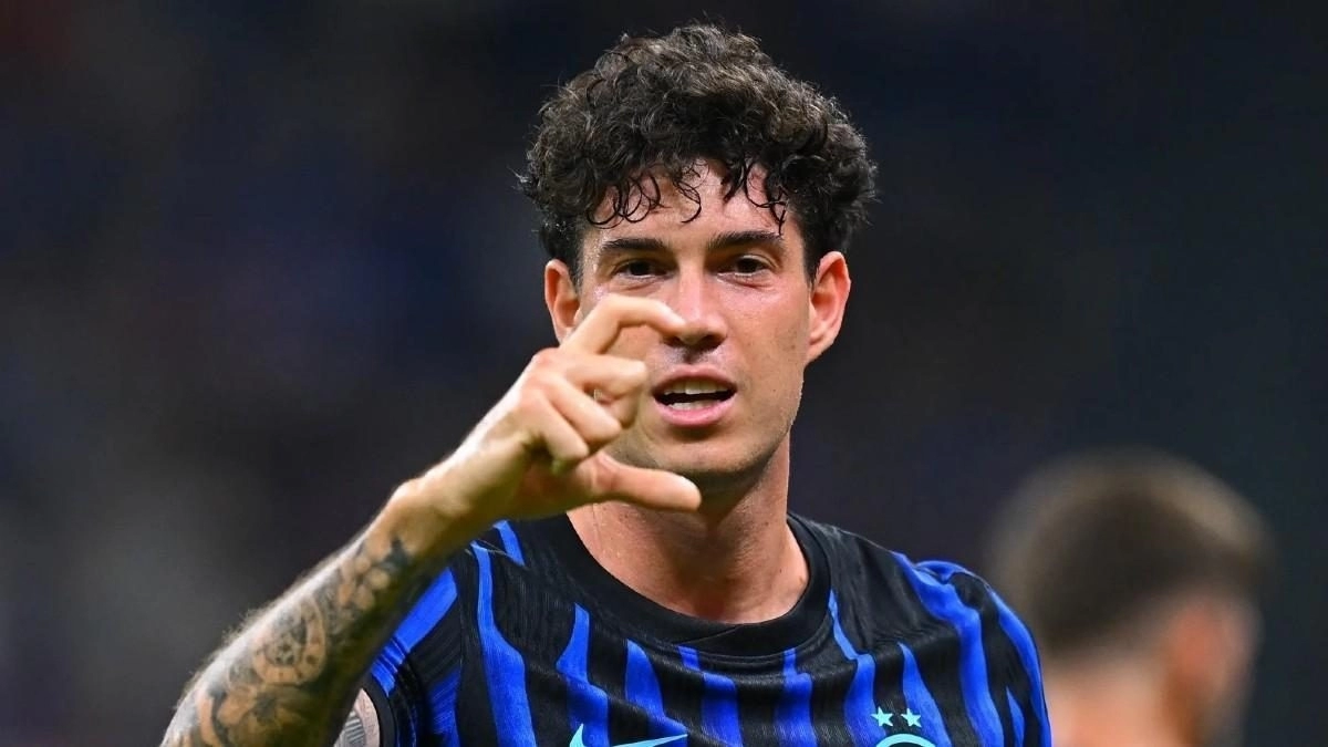 Alessandro Bastoni celebra un gol con el Inter de Milán