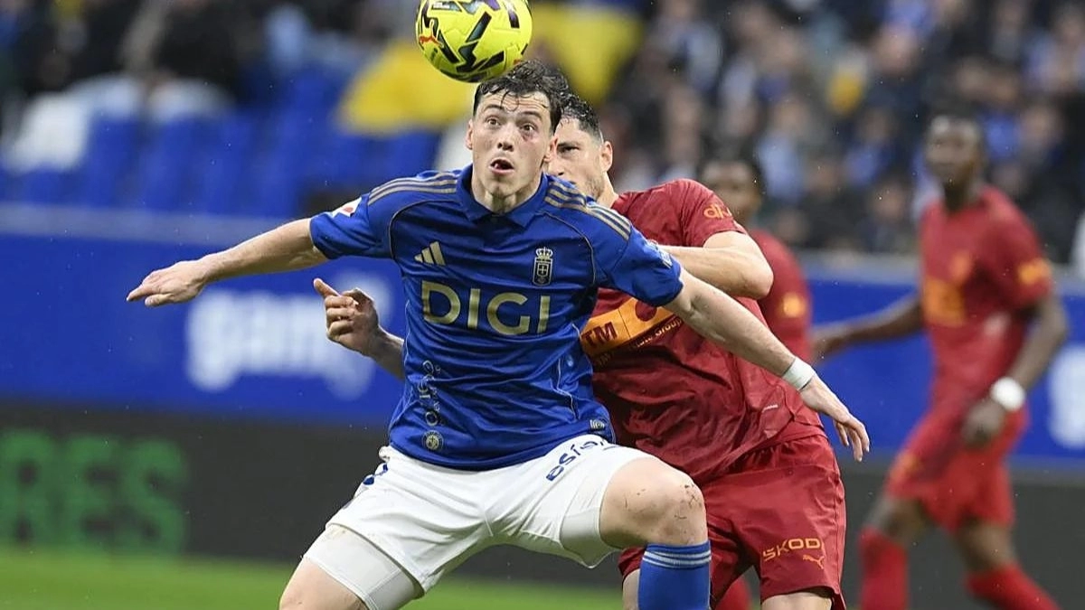 Fede Viñas during a Real Oviedo - Valencia