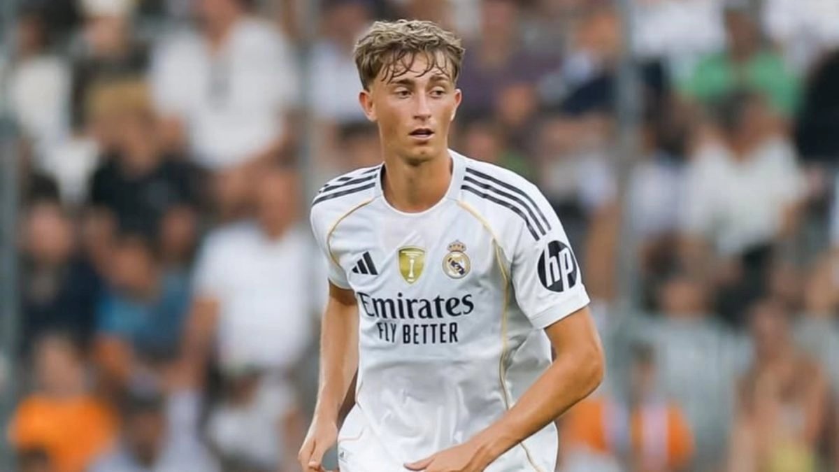 Dean Huijsen, central español del Real Madrid