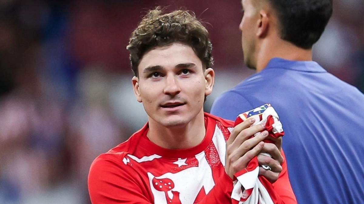 Julián returns to Barcelona's orbit / Sport