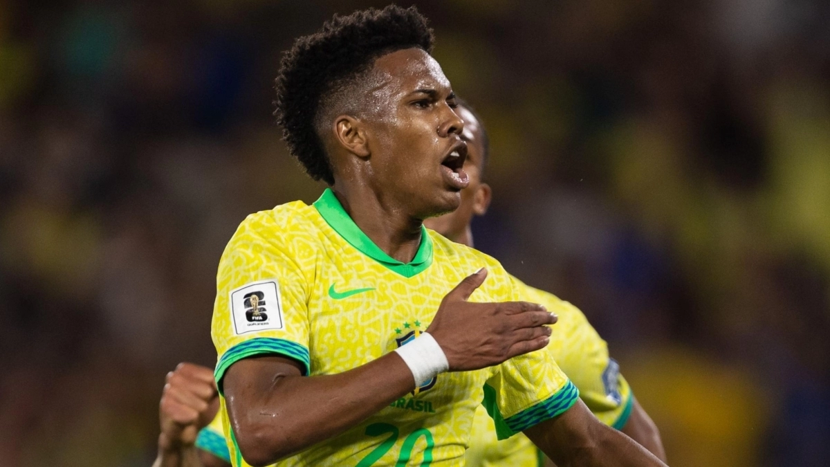 Liverpool aims to sign Estevao / BBC