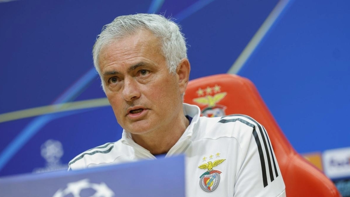 El Benfica sube el precio de Mourinho / El Periódico