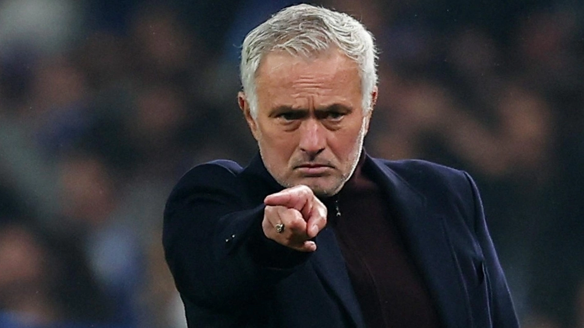 Mourinho asks for Diogo Dalot
