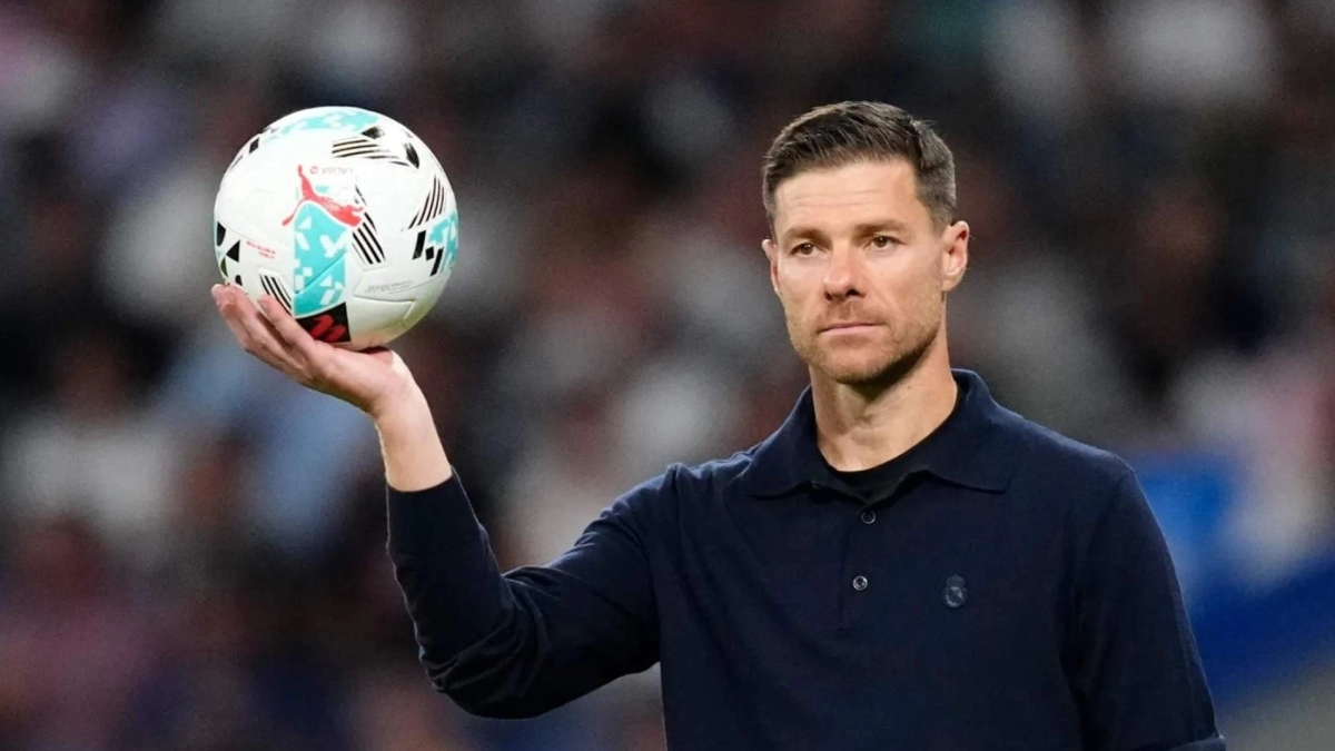 Xabi Alonso quiere 3 fichajes / Defensacentral