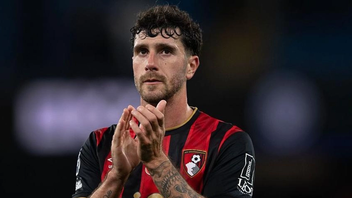 Senesi se va del Bournemouth / BBC