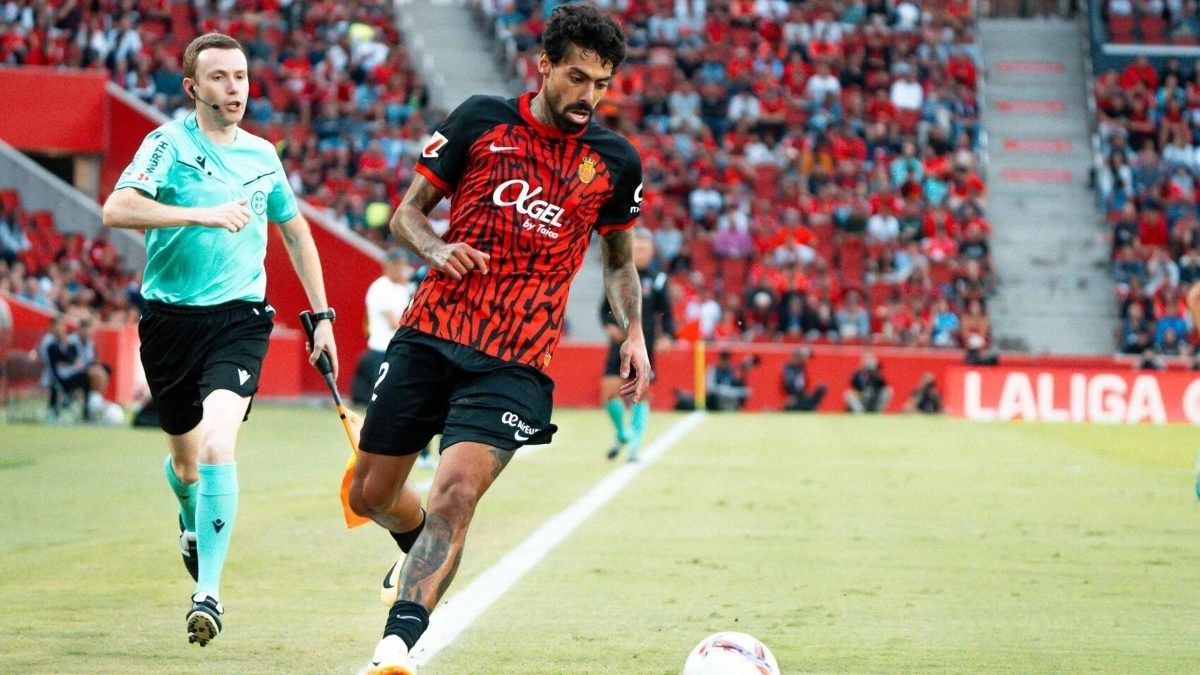 Samú Costa during a match with Mallorca.