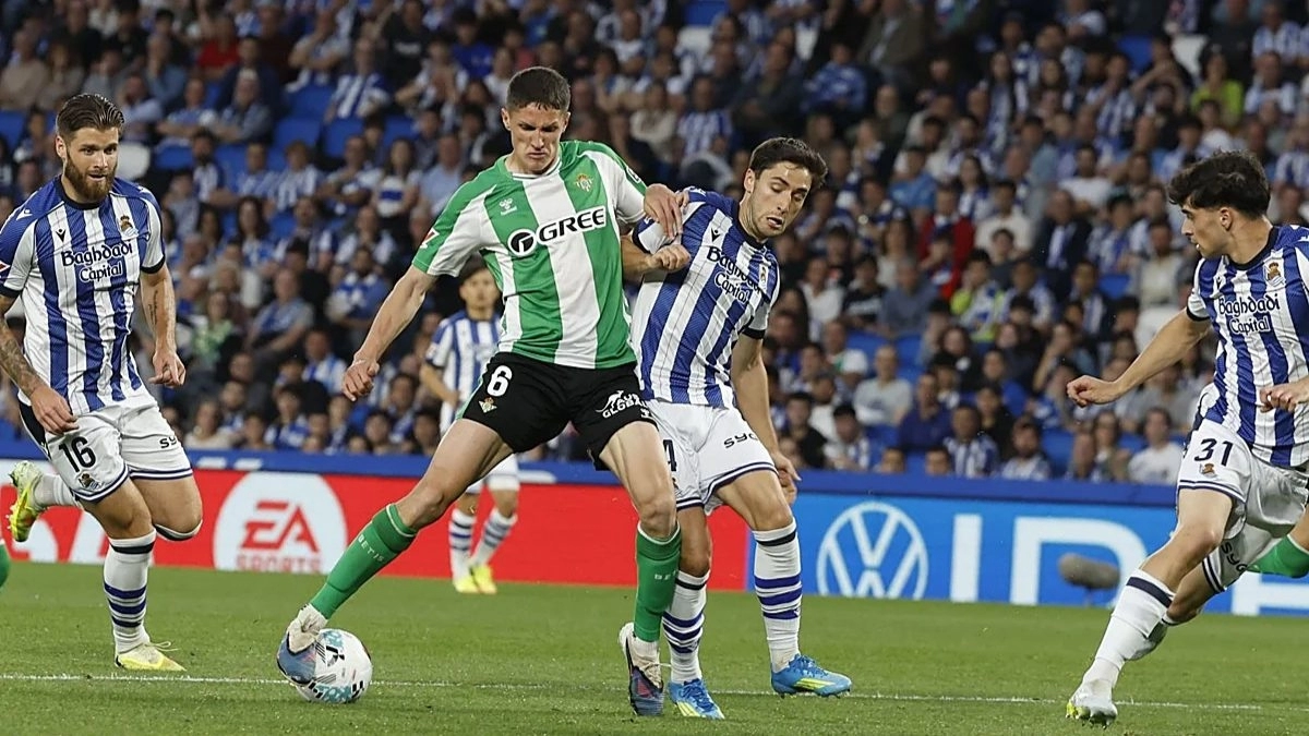 Sergi Altimira durante un Real Sociedad - Real Betis