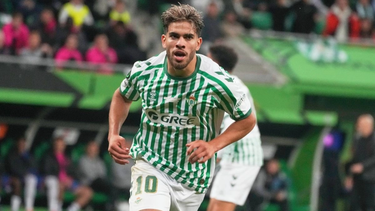 Abde celebrates a goal scored with Real Betis.