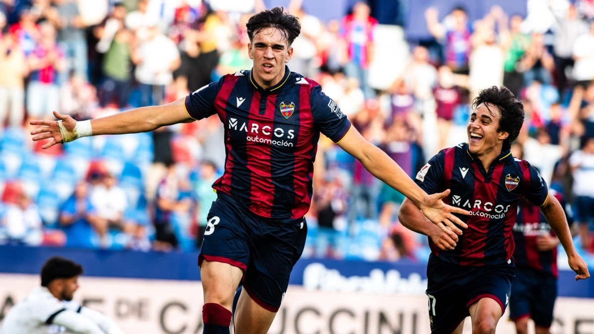 El FC Barcelona prepara 15M€ por Carlos Espí | Mundo Levante UD