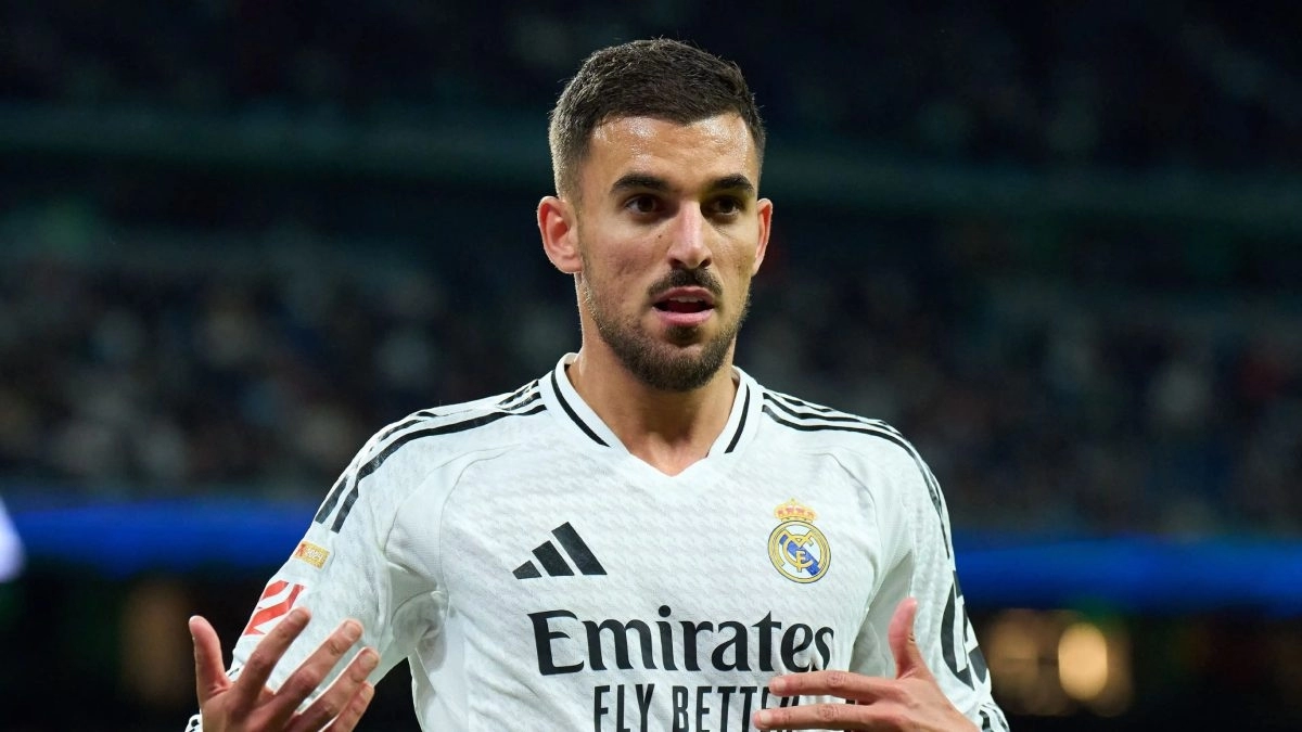 Dani Ceballos durante un partido con el Real Madrid