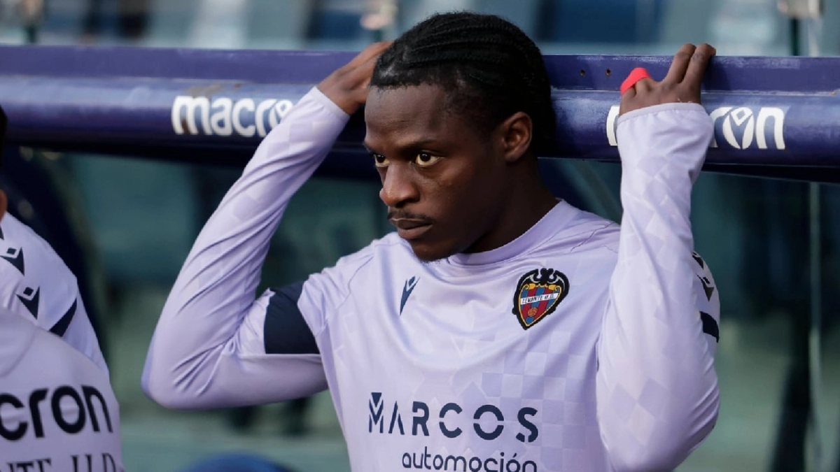 Tottenham is already negotiating for Etta Eyong.