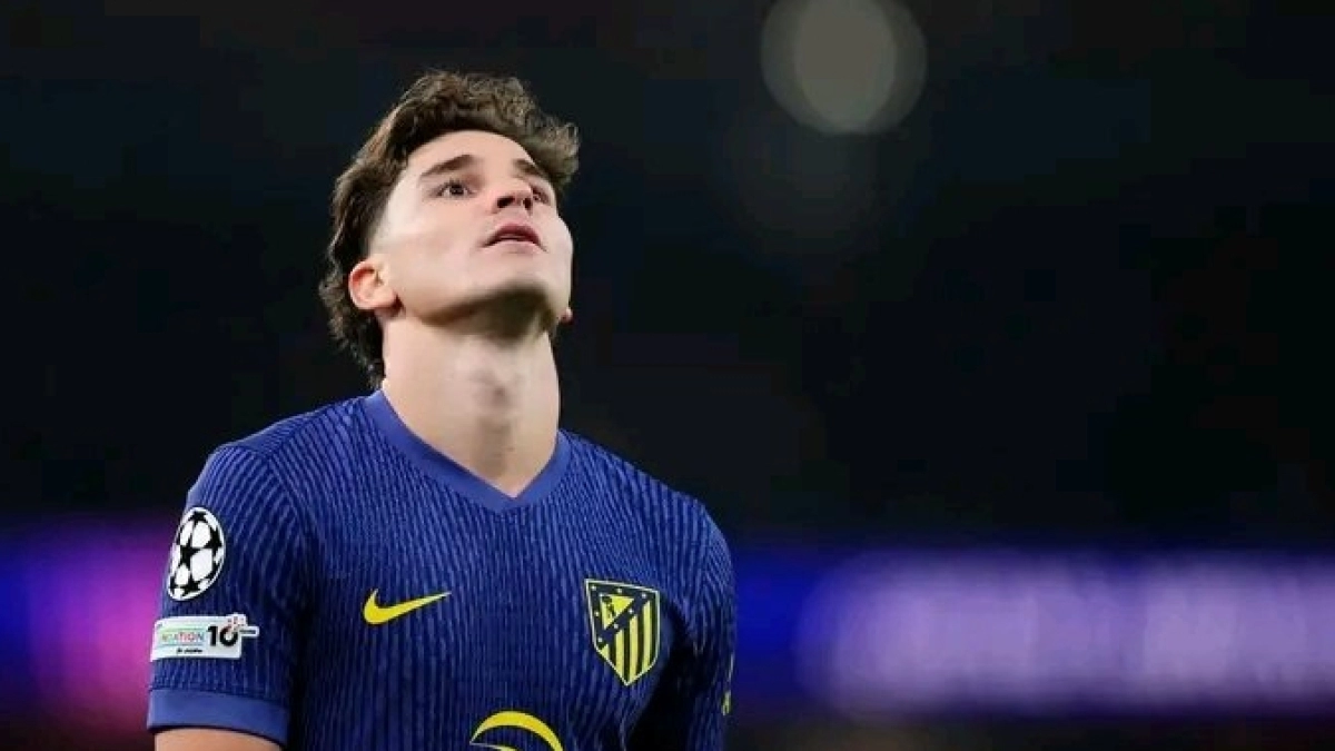 Julián Álvarez acerca su futuro al FC Barcelona
