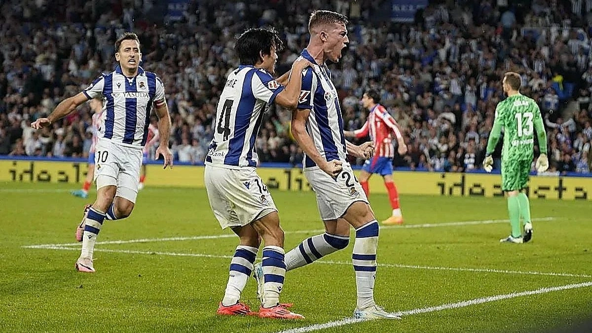 The players of Real Sociedad celebrate a goal