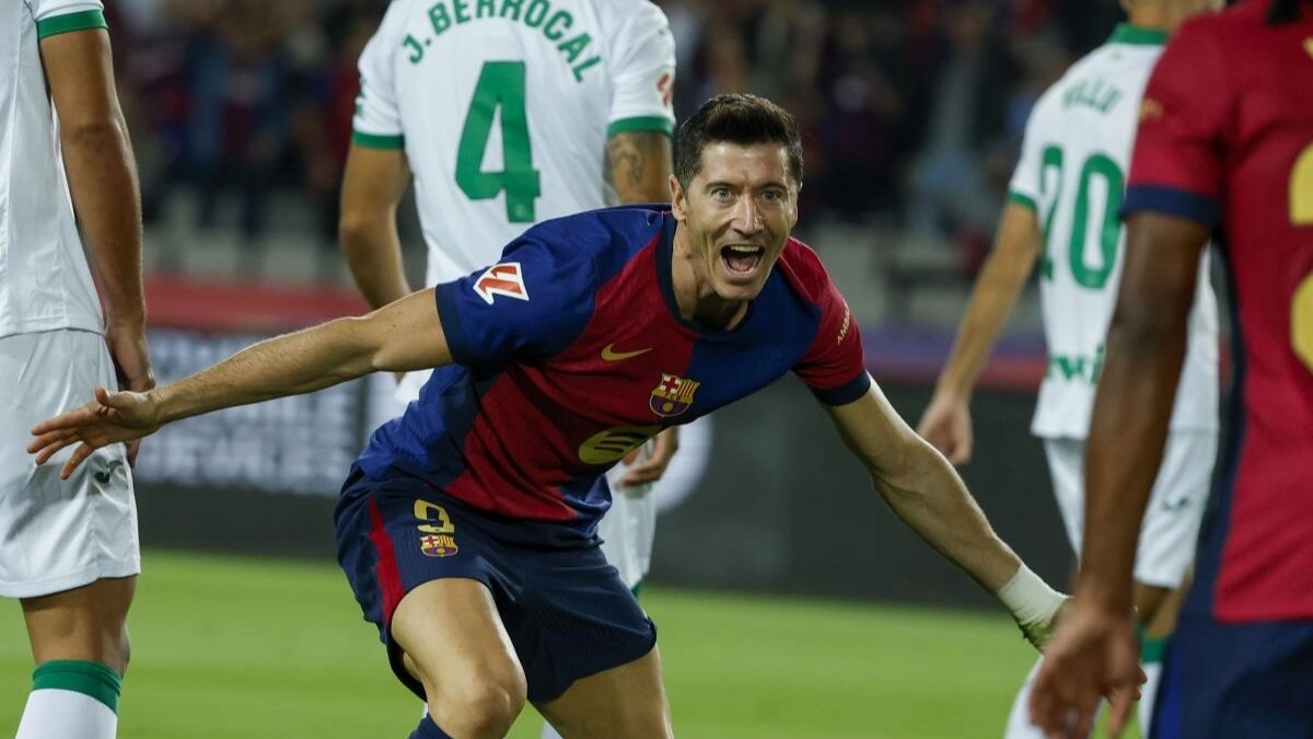 Robert Lewandowski celebra un gol anotado con el Barcelona