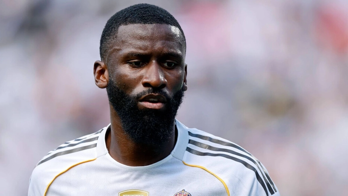 Rüdiger abre la puerta del Real Madrid a Schlotterbeck / Eldesmarque