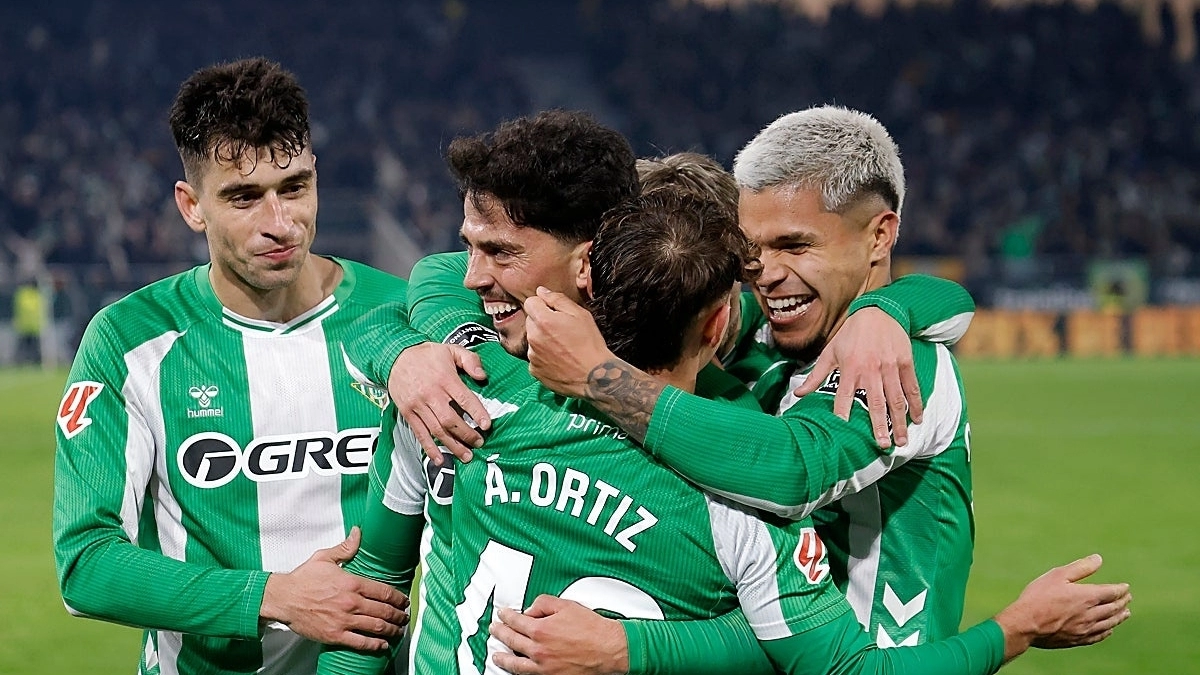 Deossa tiene un pie fuera del Betis / ABC