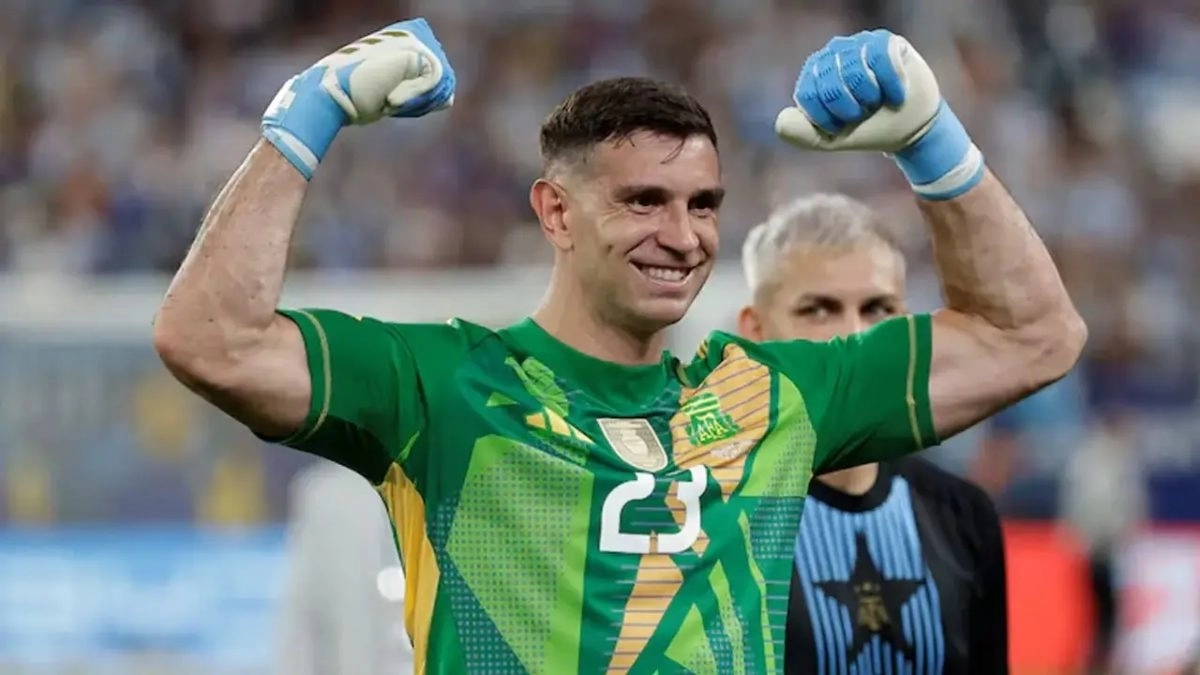 El Dibu Martínez celebra una victoria de la selección de Argentina