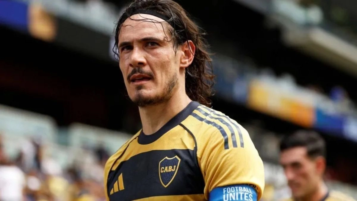 Edinson Cavani durante un partido con Boca Juniors