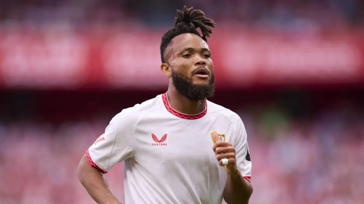 Chidera Ejuke durante un partido disputado con el Sevilla