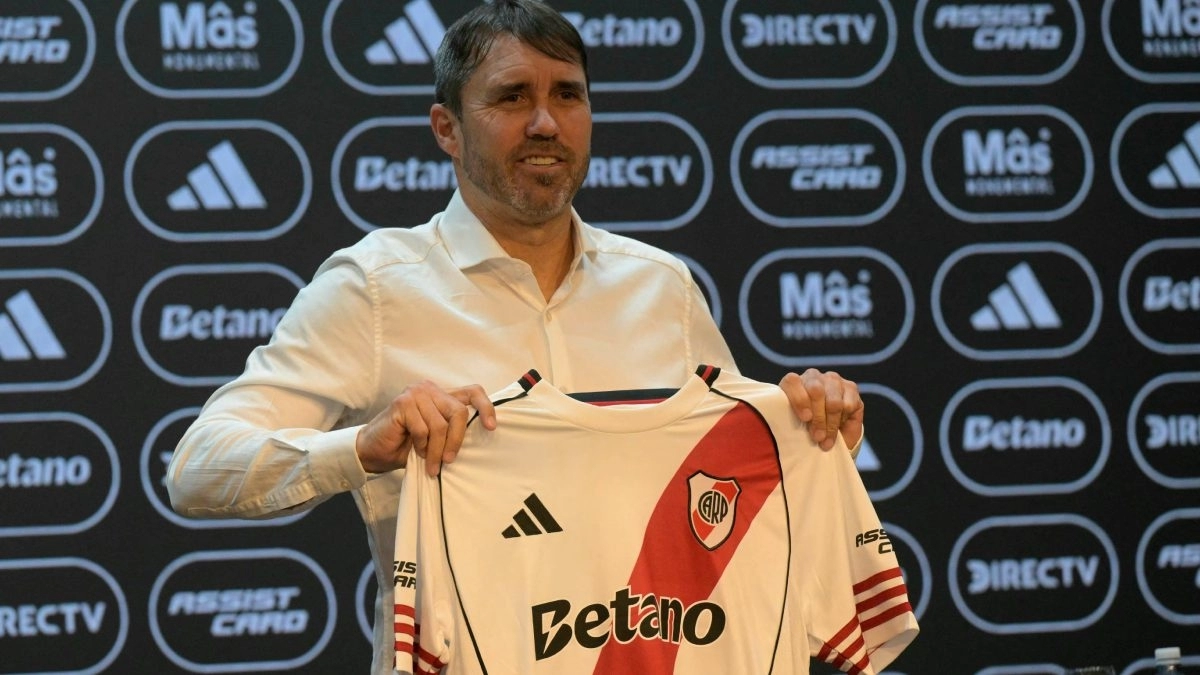 Chacho Coudet durante su presentación con River Plate