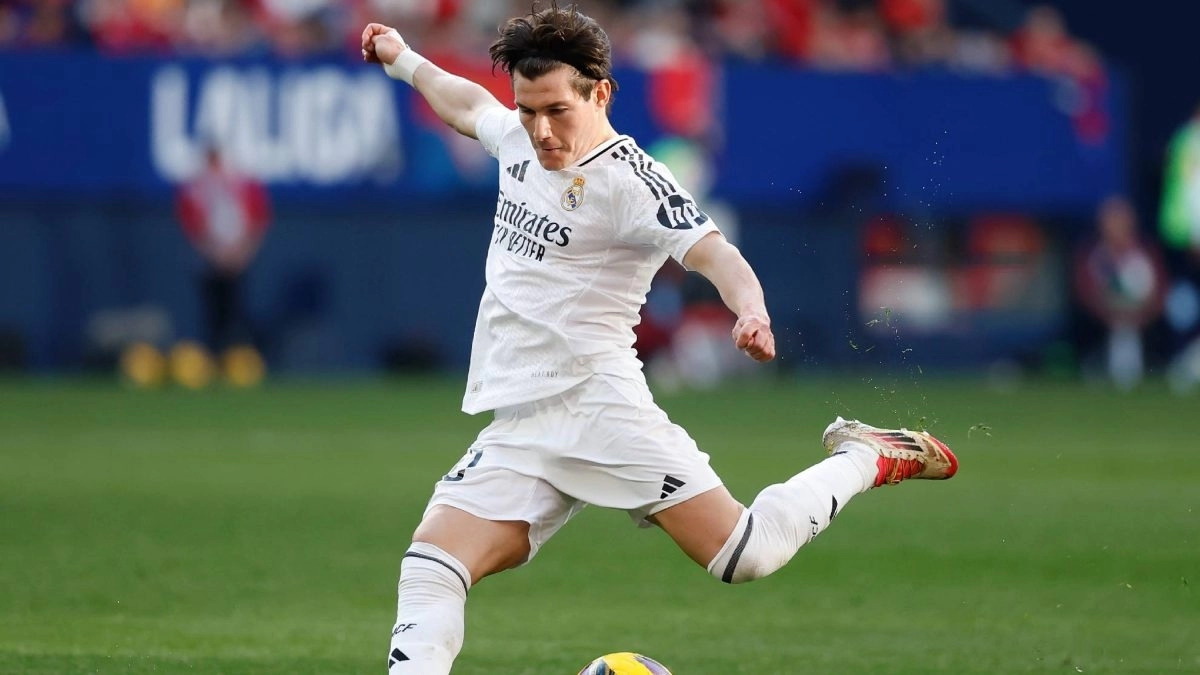 Fran García durante un partido con el Real Madrid