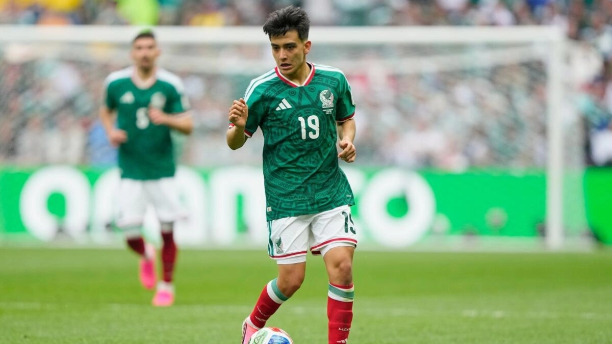 FC Barcelona is closely following Gilberto Mora in the World Cup.